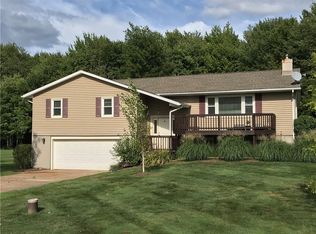 4385 Carlton Dr, Fairview, PA 16415