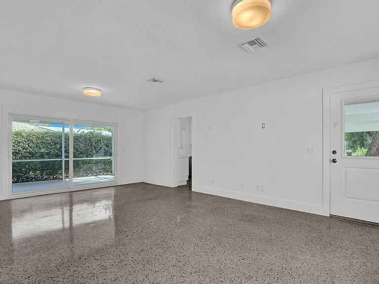 601 Paulina Rd — Photo 8
