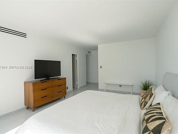 5th image of 9225 Collins Ave APT 812