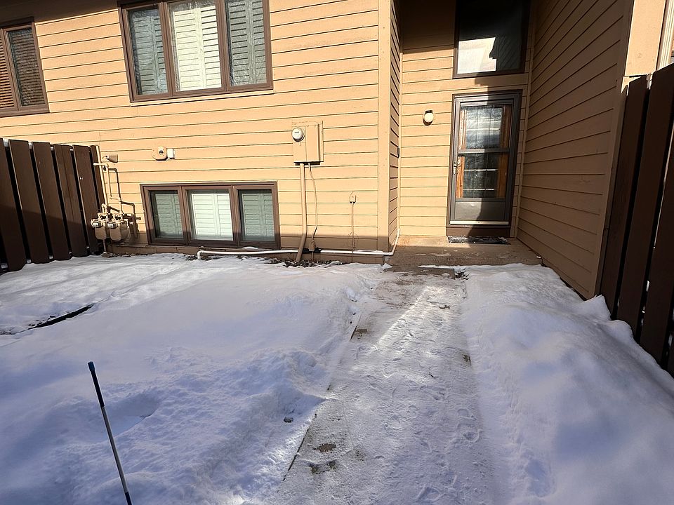 1st image of 221 W Eagle Lake Dr
