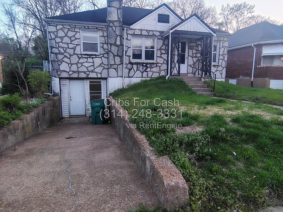 6404 Myron Ave
