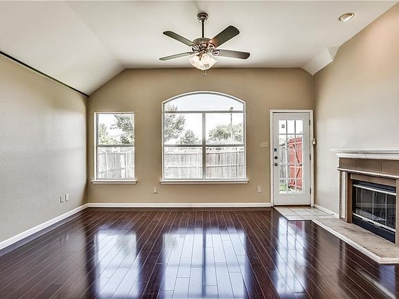 3rd image of 2041 Reddenson Dr