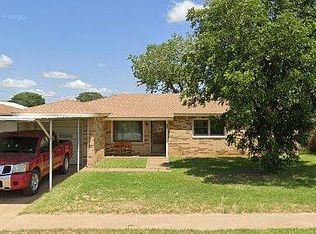 712 Chantilly Ln, Post, TX 79356