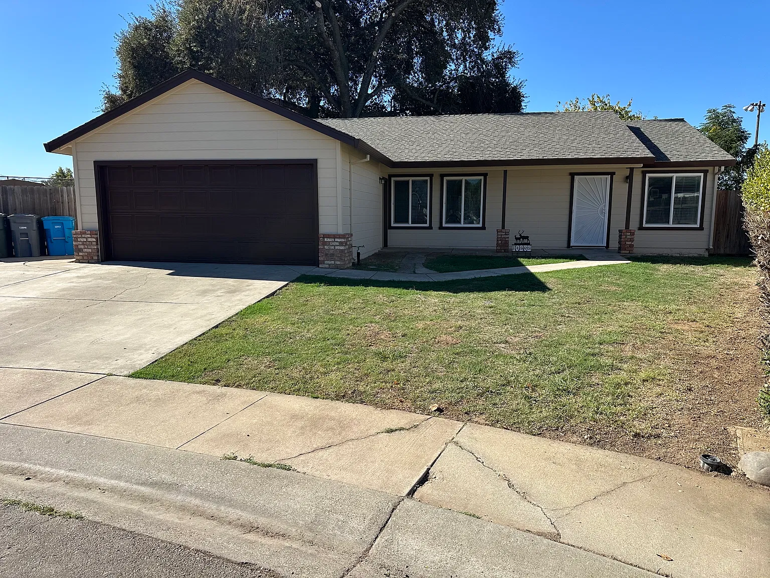 Miki Cir, Live Oak — Photo 1