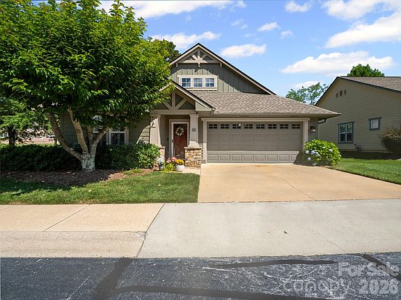 5th image of 10 Gray Wolf Ln