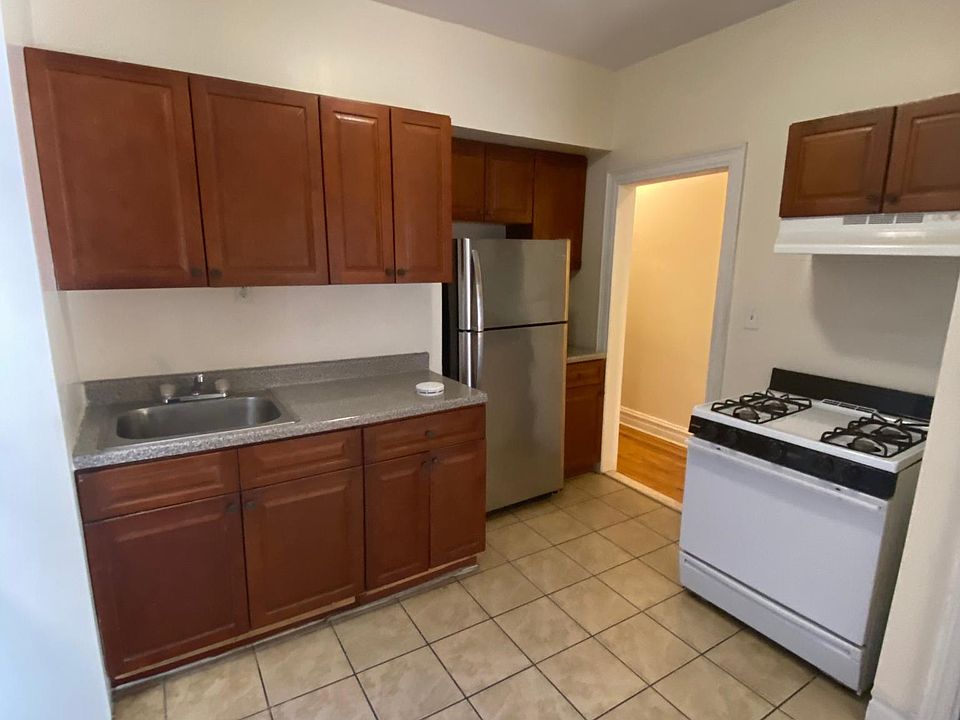 1st image of 319 Fairmount Ave APT 12