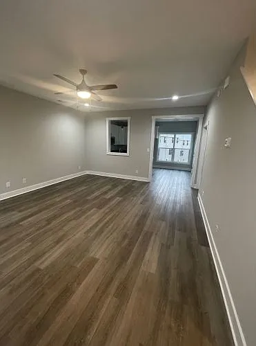 3 bed, 2.5 bath, 1330 sqft, $1,675 — Photo 3