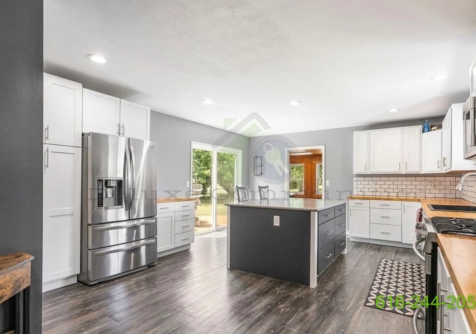 Zeeland Gem! Gorgeous 2 Bed/2 Bath Single-Family Home Completely Renovated — Photo 4