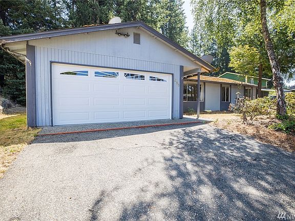 3rd image of 535 NE Conifer Dr