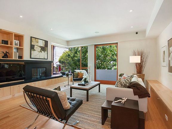 3rd image of 2837 Greenwich St