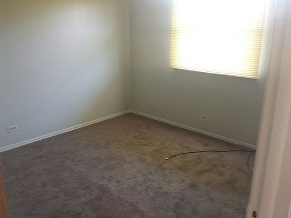 5th image of 15312 Knox Ave APT 2