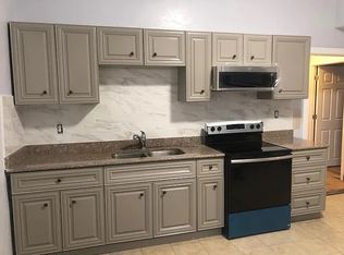 390 Potters Ave #1, Providence, RI 02907