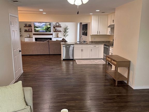 3rd image of 4002 Commonwealth Dr