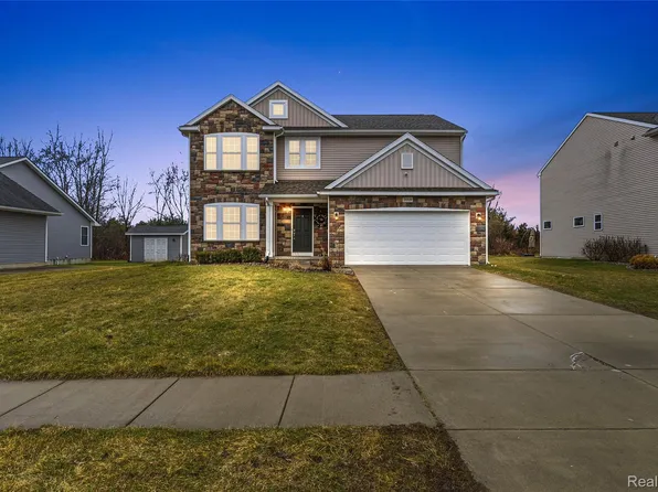 3069 Oxford Ln, Flushing, MI 48433