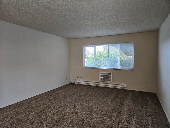 3rd image of 333 Poplar St APT 17