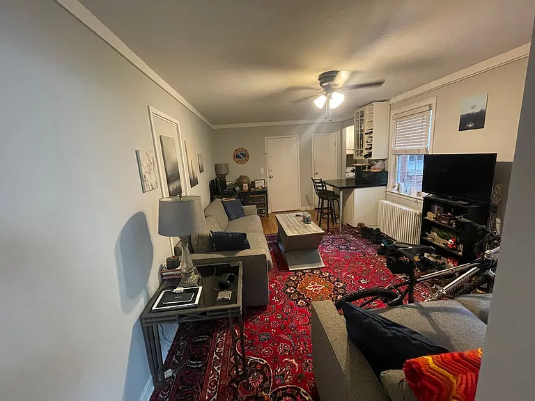 842 Thorn St — Photo 6