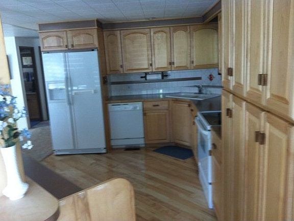 4th image of 2052 Evans Ave