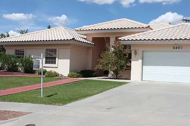 Elegant Westside Gem with Spacious Living and Exceptional Location — Photo 2