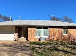 216 S Reed Ave, Lyons, KS 67554