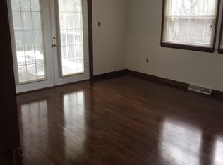 2206 Open Meadow Cir, Bridgeville, PA 15017