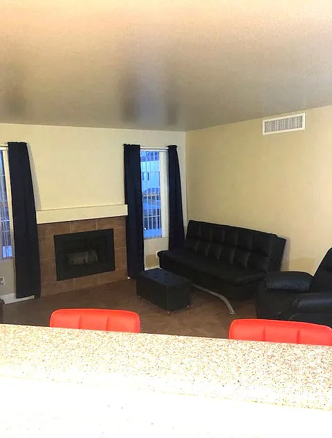 2 bed, 1020 sqft, $1,825 — Photo 4