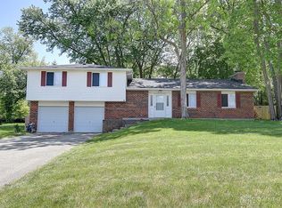 2073 Entrada Dr, Beavercreek, OH 45431