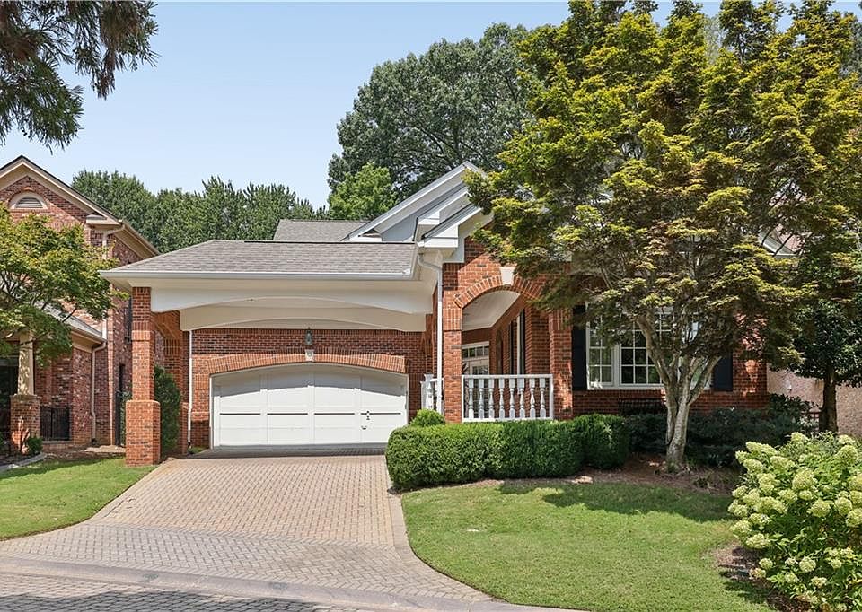 1st image of 1036 Arbor Trce NE