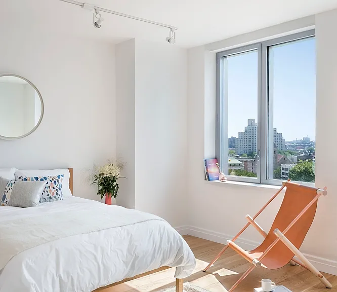 300 Ashland Pl #17C — Photo 1