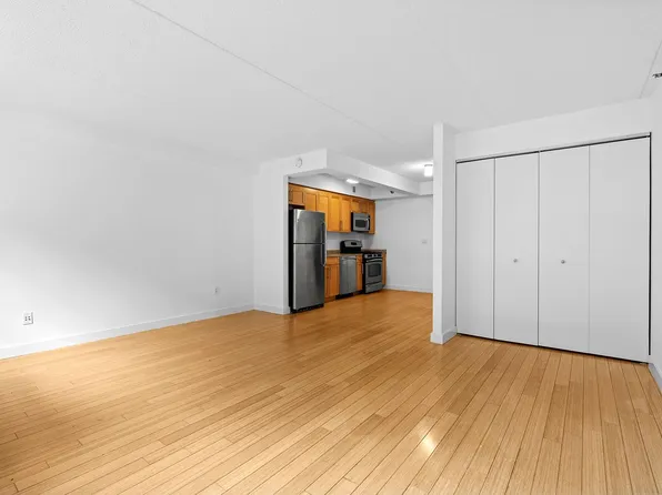 516 West 47th Street image 3 of 11