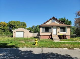 1427 Peters St, Monroe, MI 48161