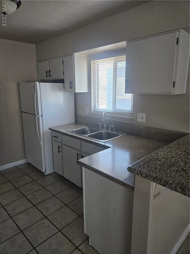2 bed, 2.0 bath, 3898 sqft, $1,250 — Photo 3
