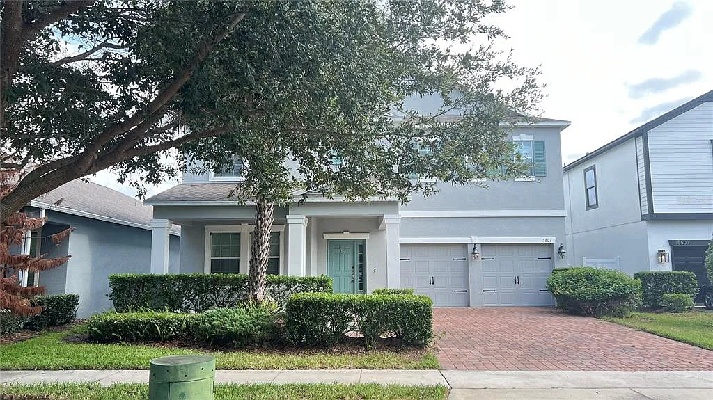 4 bed, 2.5 bath, 2727 sqft, $3,295 — Photo 2