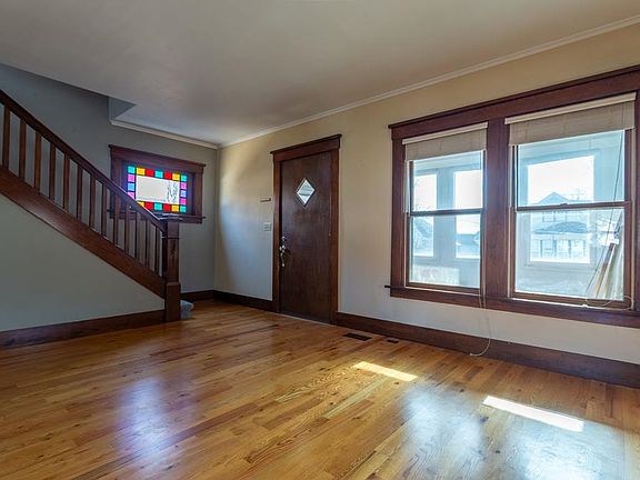 2nd image of 1365 Solon St
