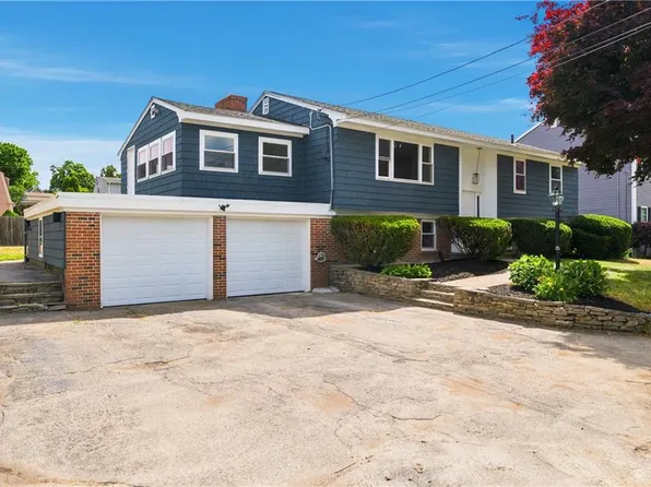 25 Stoneham St, Cranston, RI 02920