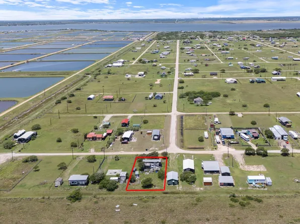 127 Oar Fish Dr, Palacios, TX 77465
