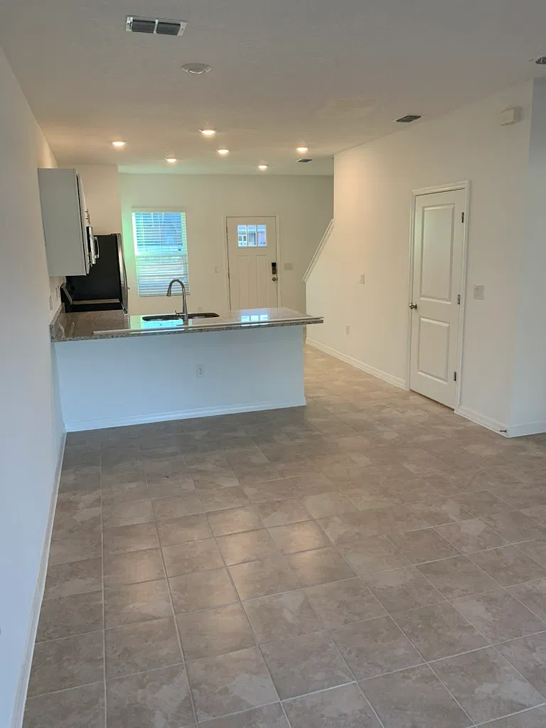 2 bed, 1187 sqft, $1,675 — Photo 4