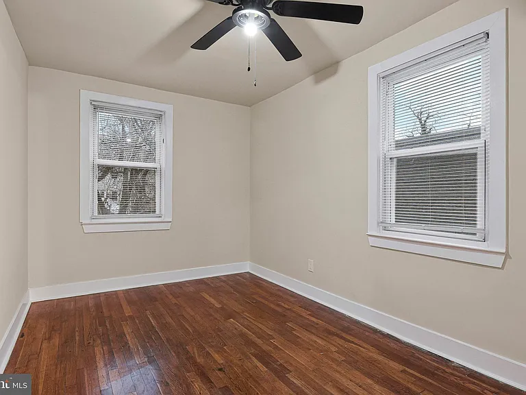 3427 B St SE #4 — Photo 14