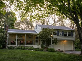 5 Blount Cir, Barrington, RI 02806