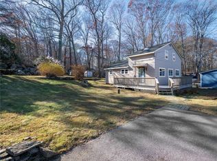 281 Richardson Rd, Coventry, RI 02816