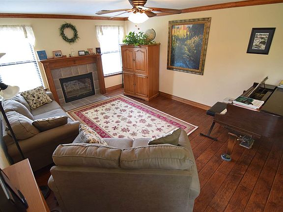 3rd image of 18 NW Havenshire Cir