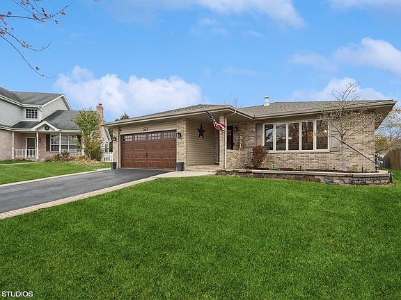 2nd image of 2209 Primrose Dr