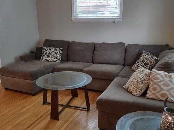 3rd image of 36 Saint John St