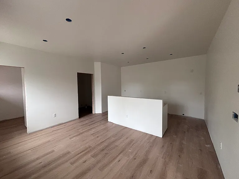 67 Lincoln St #4 — Photo 4