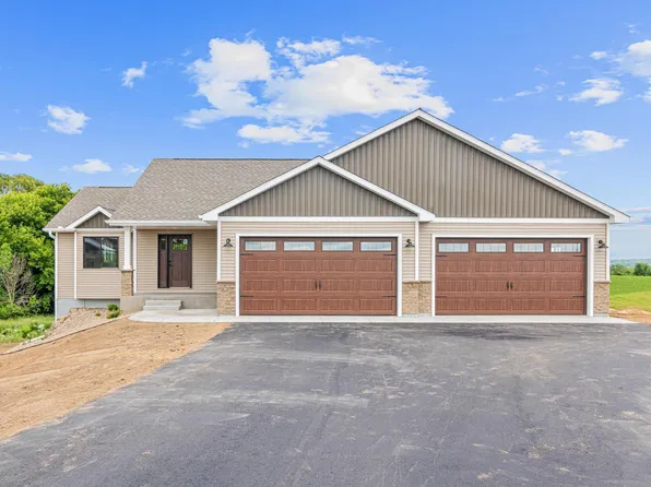 363 Candy Ln, Kinnickinnic Township, WI 54022