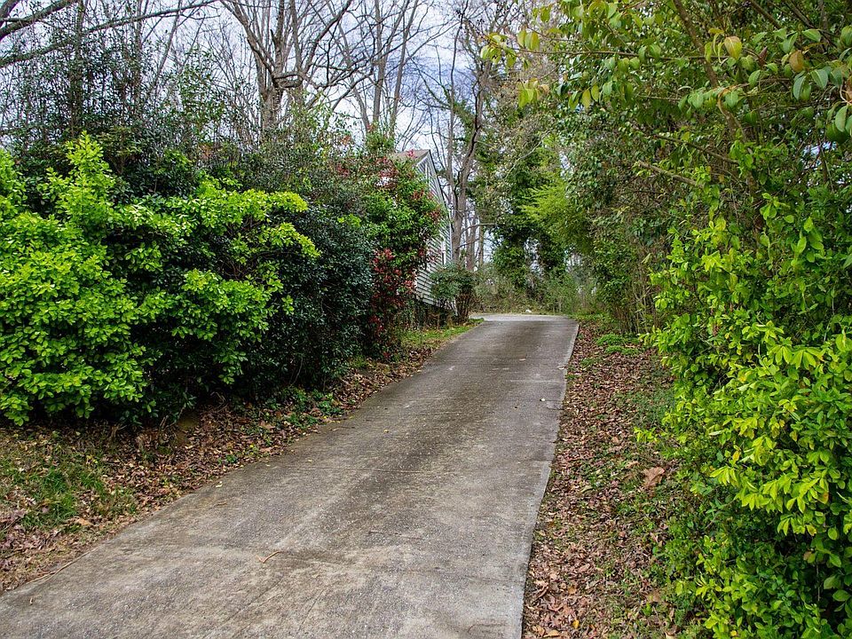 2nd image of 133 Overbrook Cir