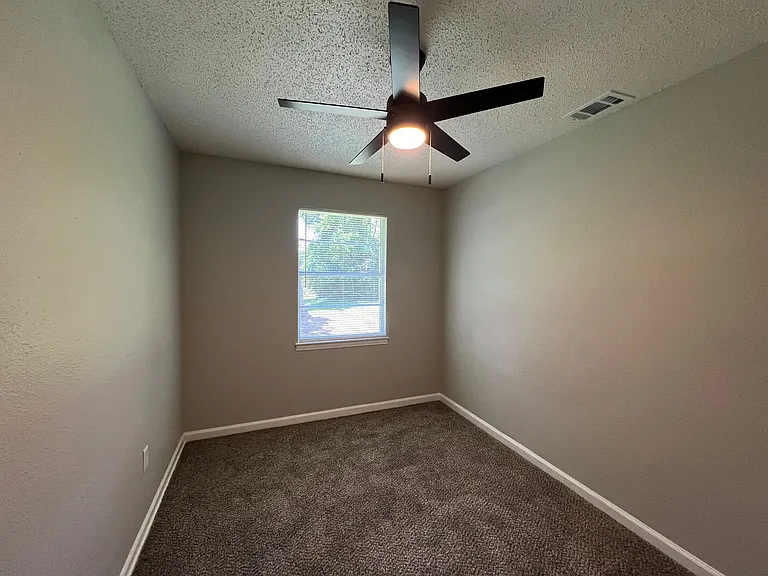 385 Washburn Dr — Photo 9