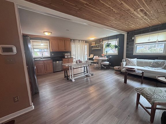 5th image of 18 Old Forge Rd #9