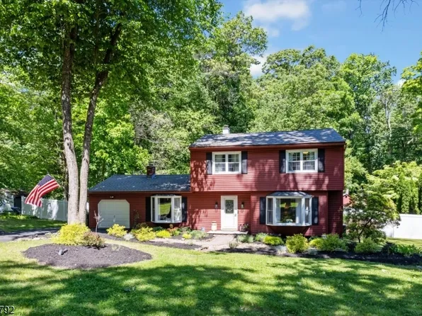 7 Crest Dr, Washington Twp., NJ 07853