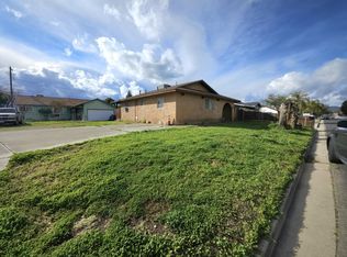 255 S Pepper St, Woodlake, CA 93286