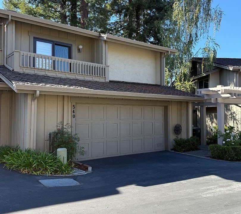 1st image of 540 Sand Hill Cir